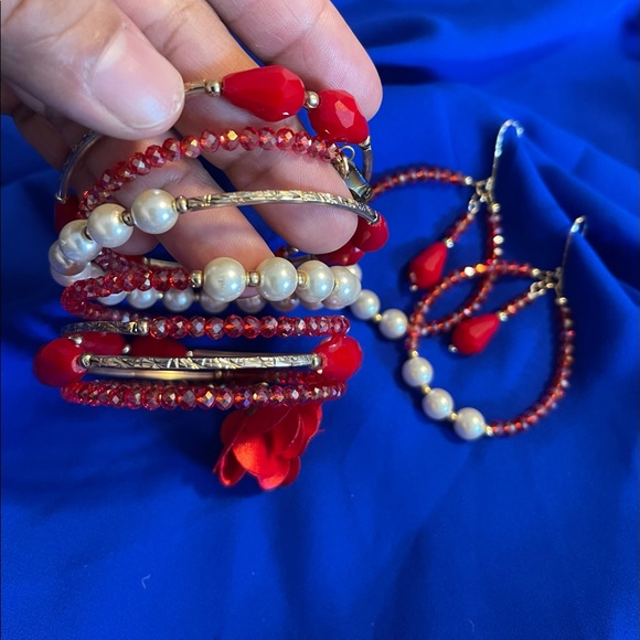 New spiral bracelet and earrings set red. - Picture 2 of 2